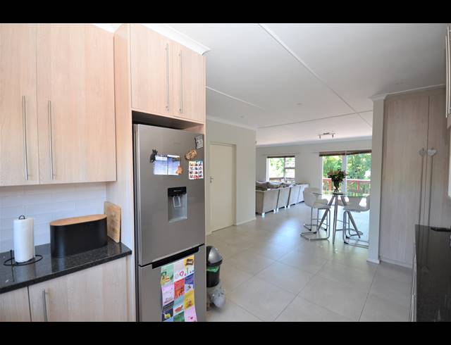 2 BEDROOM TOWNHOUSE RENTED IN ABBOTSFORD